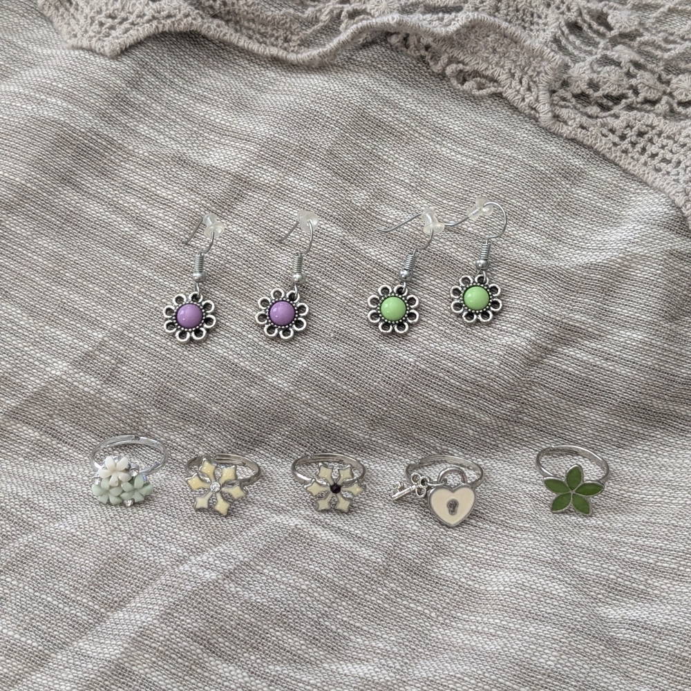 Floral Silver and Green Earrings and Rings Set